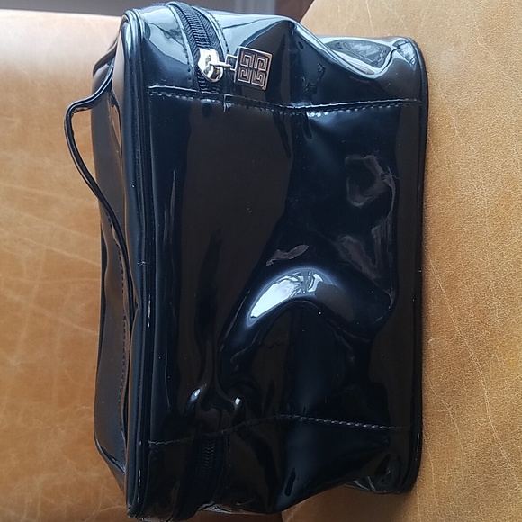 Large Vintage Givenchy Patent Leather Cosmetic Makeup Travel Case Bag - Picture 4 of 12